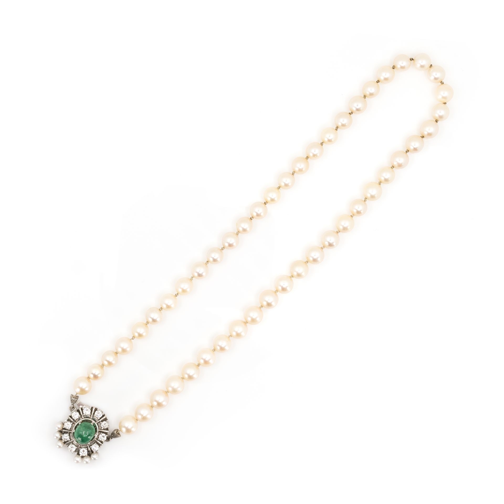 Perlencollier mit Smaragd-Diamantschließe