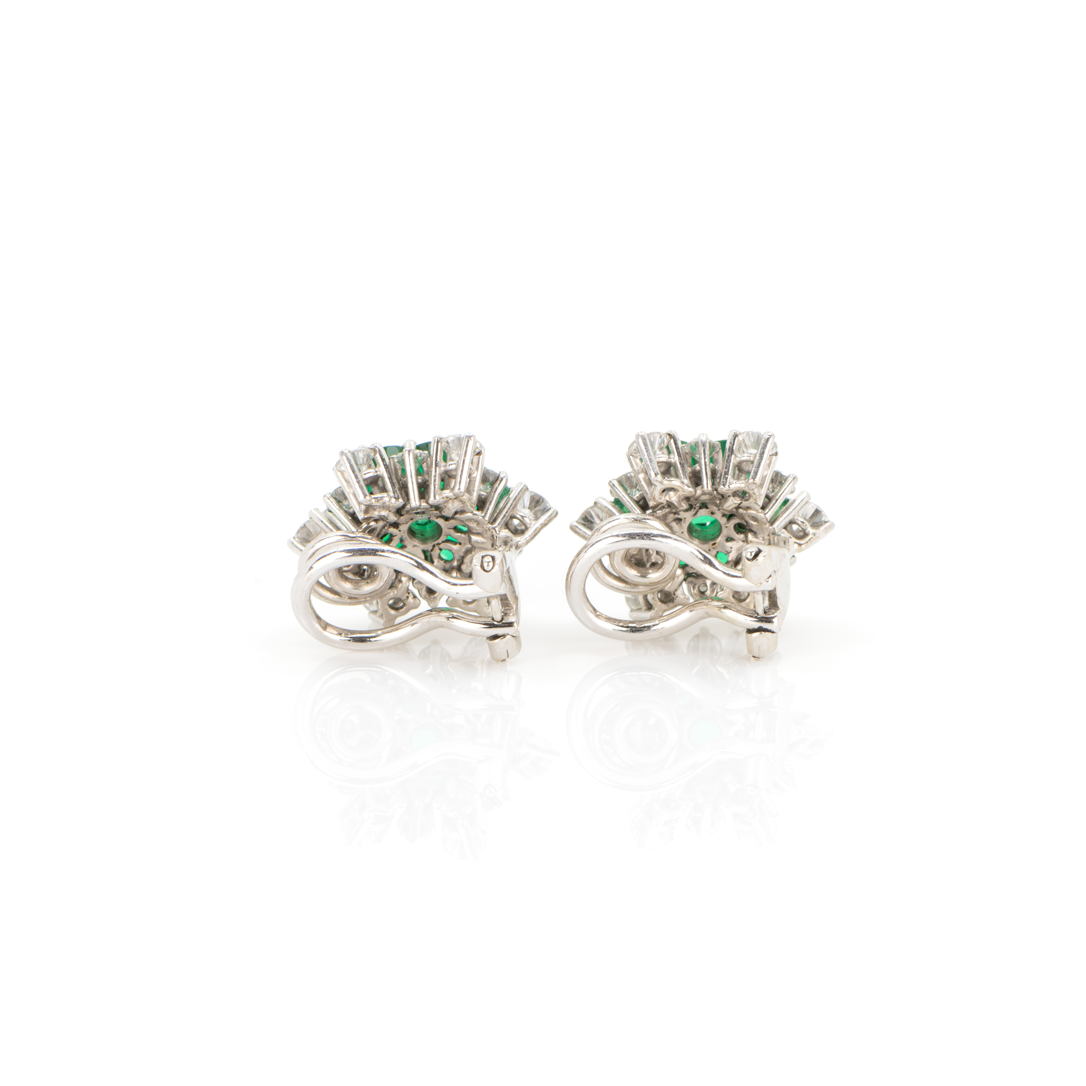 Paar Ohrclips mit Smaragd- und Diamantbesatz - Image 2 of 4