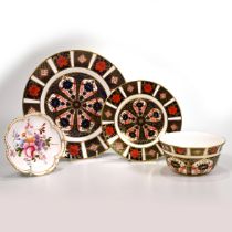 A small collection of Royal Crown Derby to include an Old Imari pattern sugar bowl, side plate an...