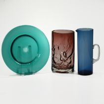 Three items of Finnish mid century glass to include Kaj Franck Sargasso plate for Nuutajarvi 27cm...