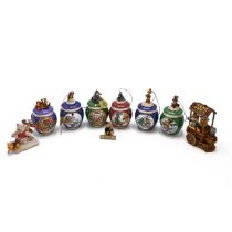 A Danbury Mint Winnie the Pooh Christmas tree, along with various ceramic baubles and other items
