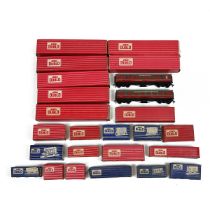 Group of Hornby 00 gauge Train stock: 13x boxed wagons, 10x carriages (8 boxed, 2 not), 2x boxed ...