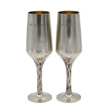 A pair of silver Elizabeth II Champagne flutes/goblets by Christopher Lawrence, London 1972, 325 ...