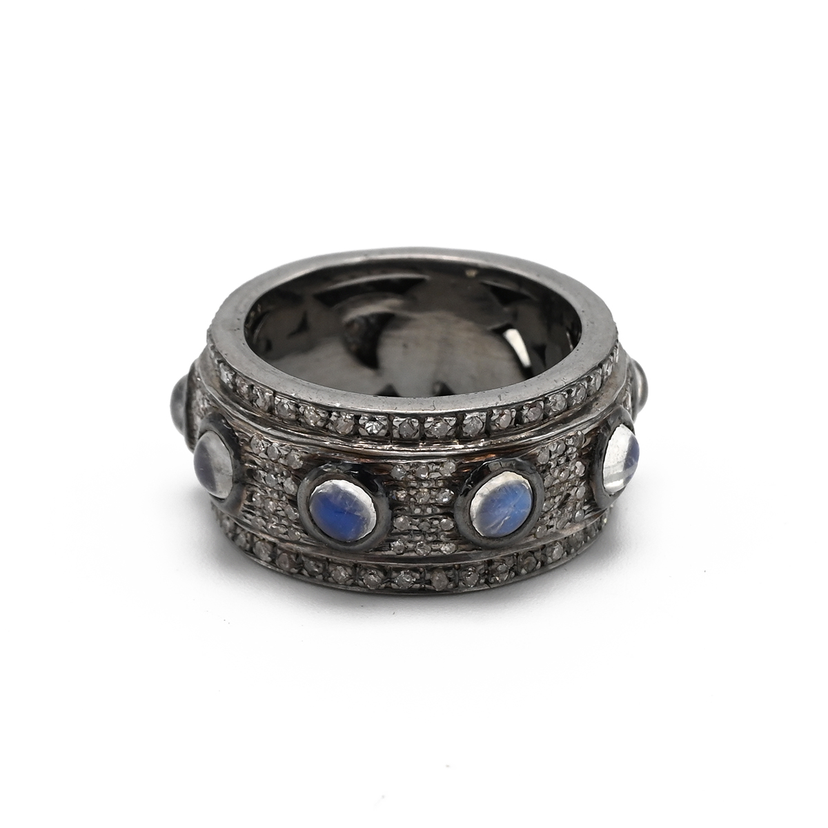 A white metal moonstone and diamond eternity ring, with nine round cabochon moonstones in rub ove... - Image 3 of 3