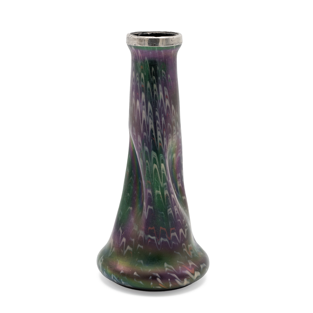 Attributed to Josef Rindskopf an Art Nouveau iridescent glass vase with silver rim (with hallmark... - Image 2 of 3