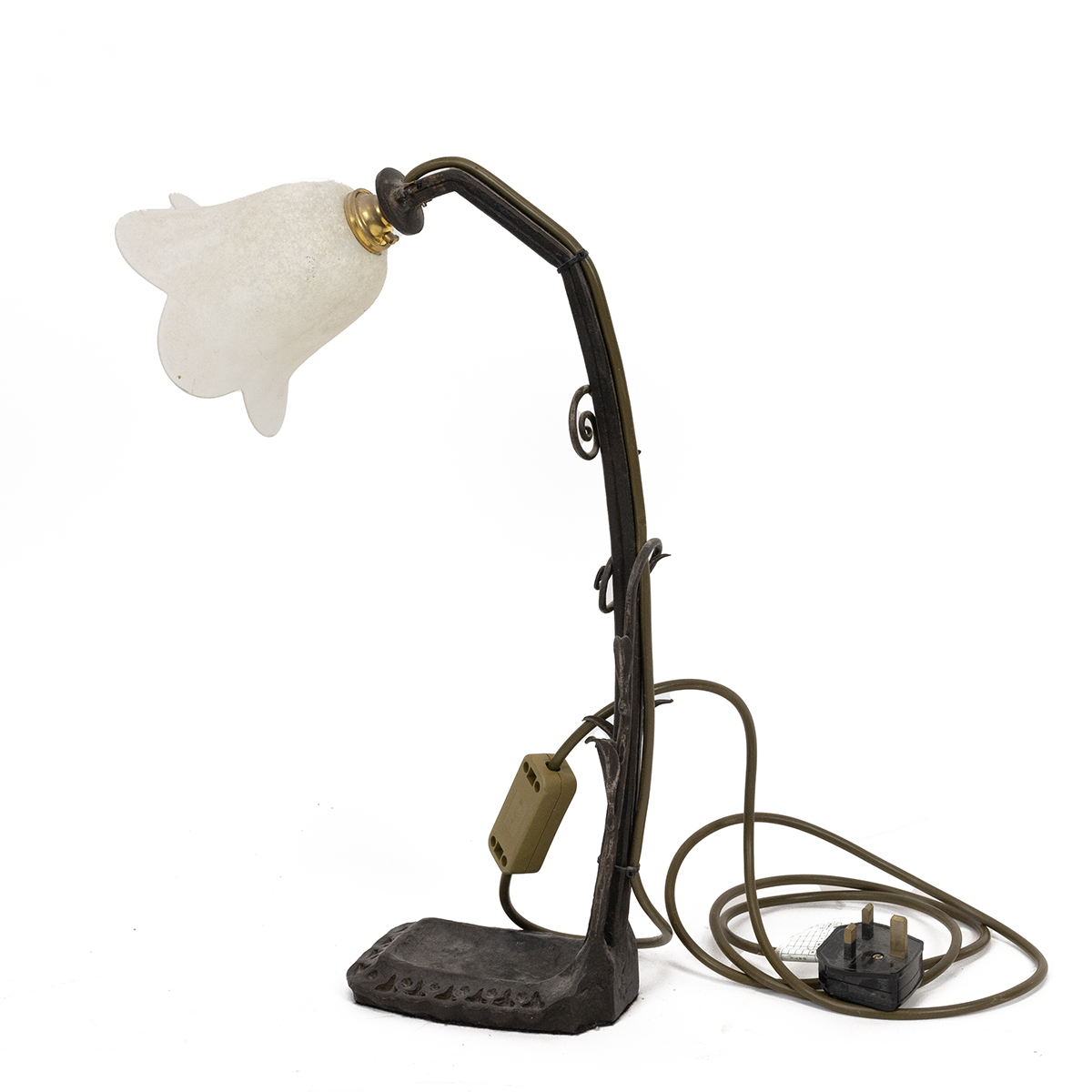 French early 20th century hand wrought iron desk lamp. Organic form with Fern leaves curling arou... - Image 2 of 2