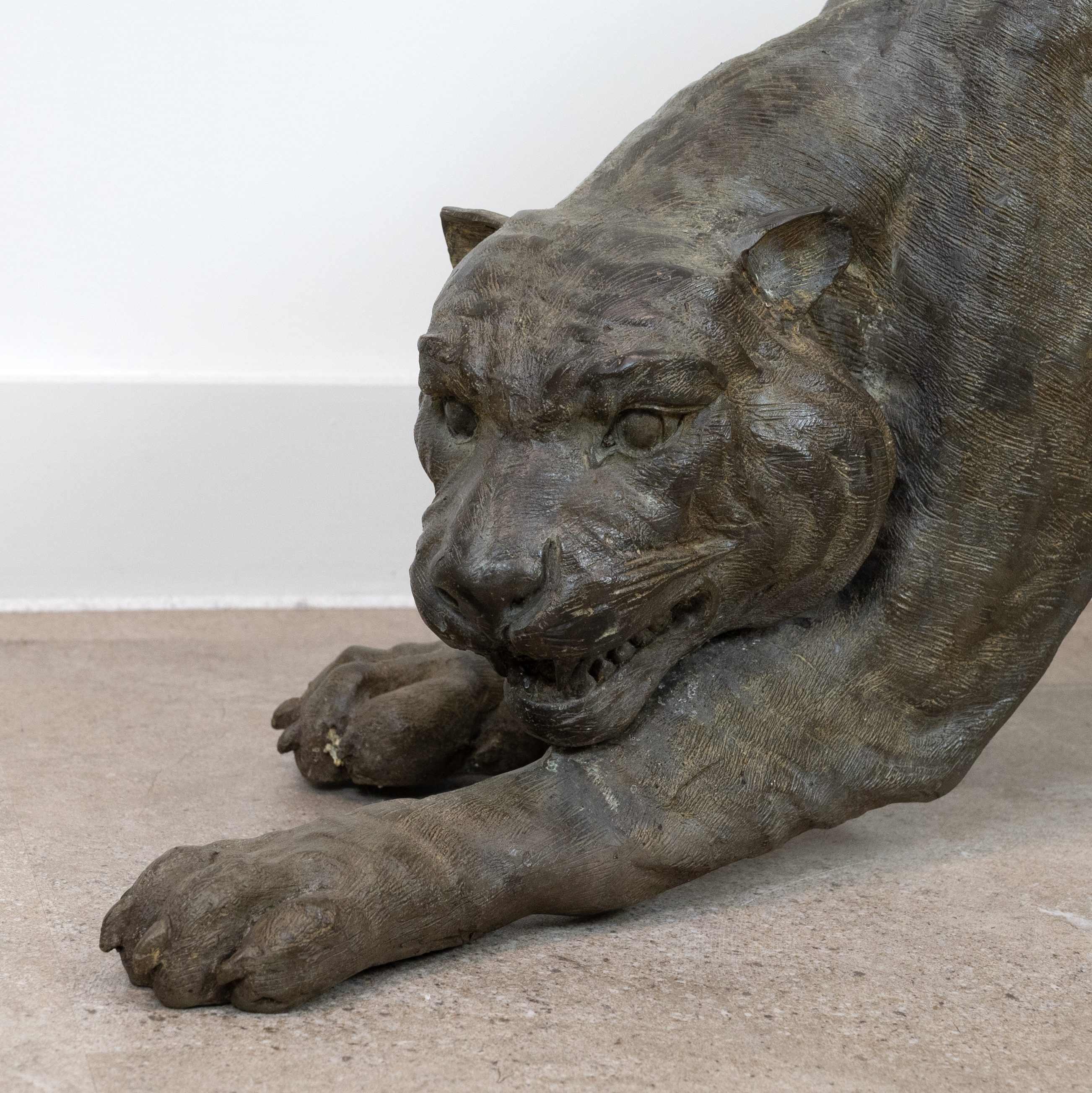 A large and well executed bronze sculpture of a prowling wildcat (puma/tiger). Approximate dimens... - Image 2 of 2