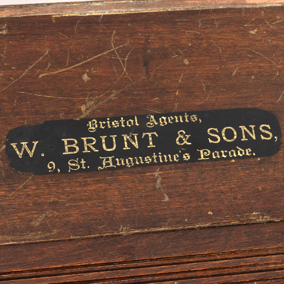 W. Brunt & Sons portable Pump Organ in oak carry case c1900. W 55cm, D 27cm, H 20cm. (M) - Image 3 of 4