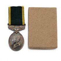 GV Efficiency Medal with clasp 'Territorial' of 86696 Craftsman D.R. Waldron R.E.M.E. Sold with box.