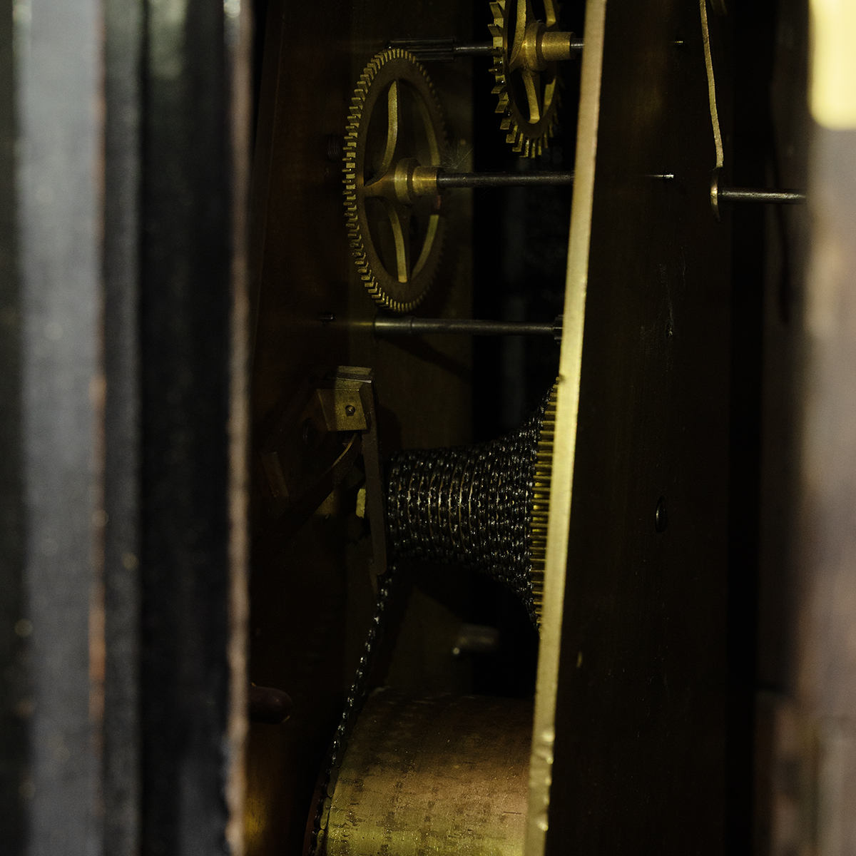 Railway Interest - an early 20th Century station wall clock - with Fusee 8 day single train movem... - Image 4 of 6