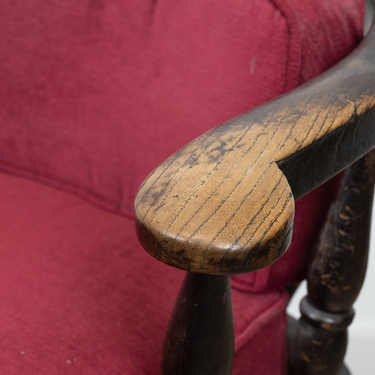 Midland Railway wooden 'Captain's' style desk chair, early 20th Century. Turned and spindle suppo... - Bild 3 aus 4