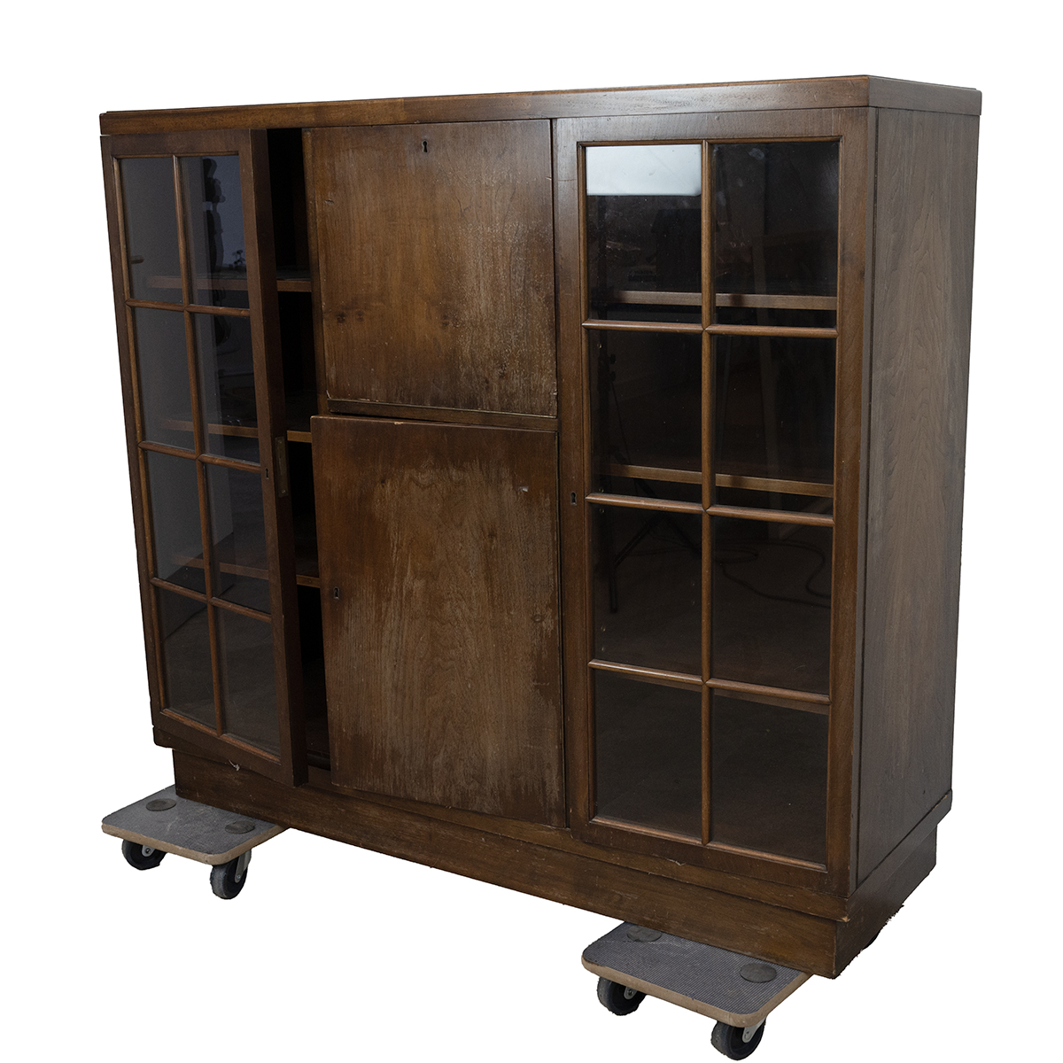 1930's oak cabinet comprising central drop down door opening to reveal a cocktail cabinet over a ... - Image 3 of 4