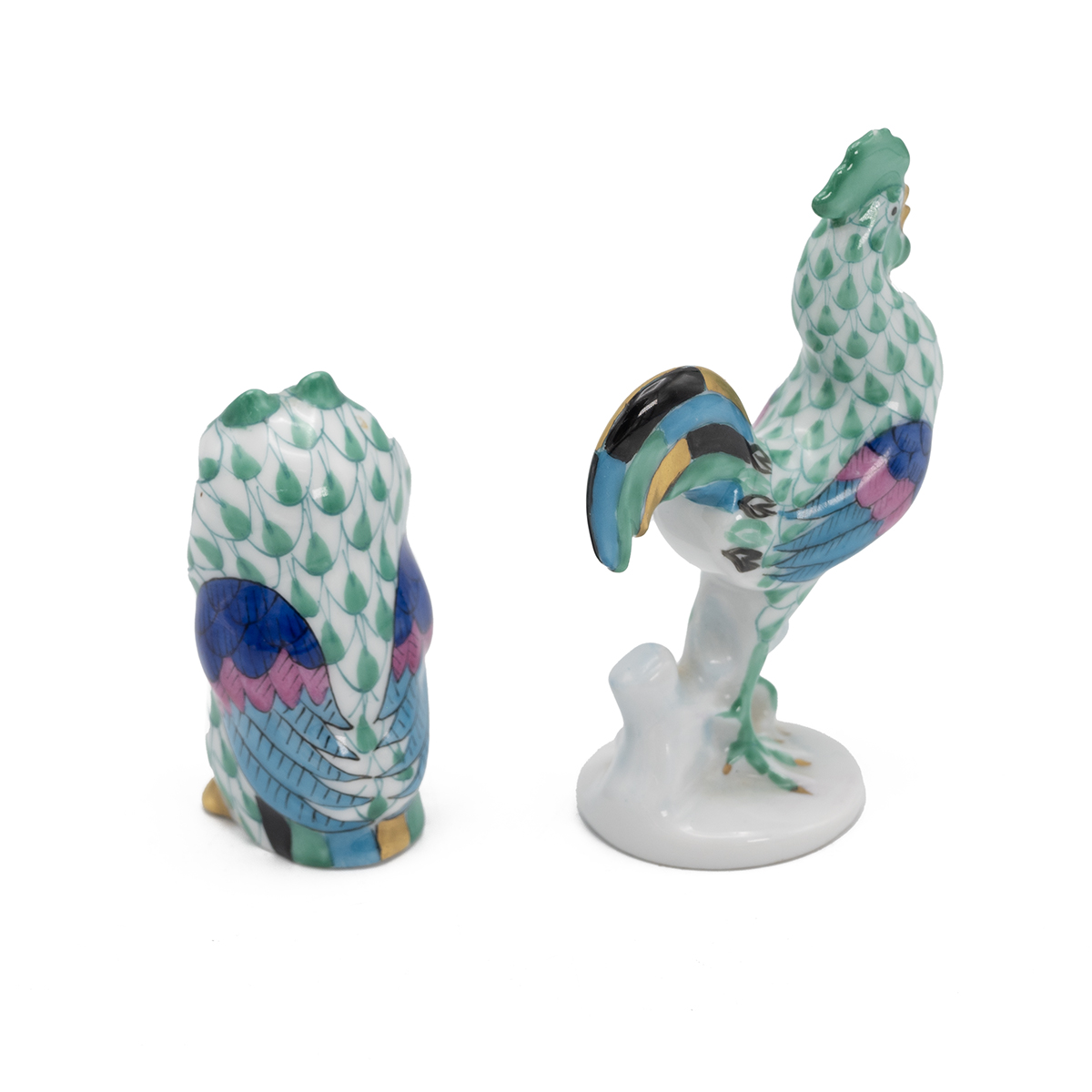 Herend - Owl Baby and Rooster each in Vieux Herend Green Fishnet with gilt highlighting (H 4.6cm ... - Image 2 of 3