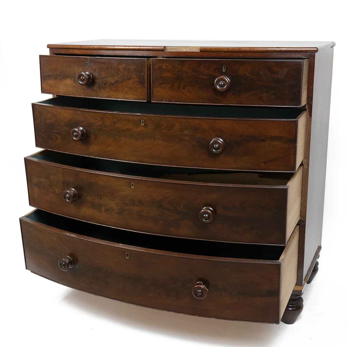 Mid Victorian Mahogany bow fronted chest of drawers. Two small over three long graduated drawers ... - Image 2 of 7