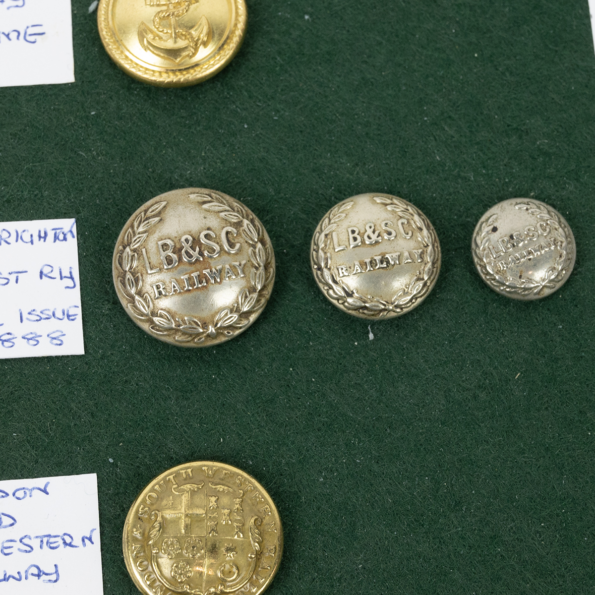 Quantity of Southern line railway buttons . Southern Railway Police, London Brighton & East Coast... - Image 2 of 3