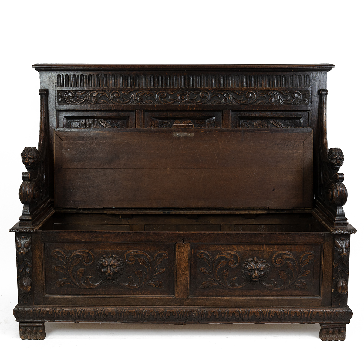 Late 19th Century Flemish oak settle, heavily carved throughout. The back with three inset fielde... - Image 3 of 7