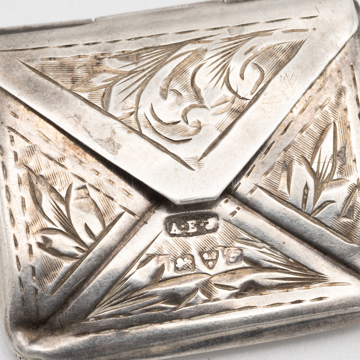 Chester hallmark  (possibly 1921, A E Jones) sterling silver stamp case fob, engraved with acanth... - Image 4 of 4