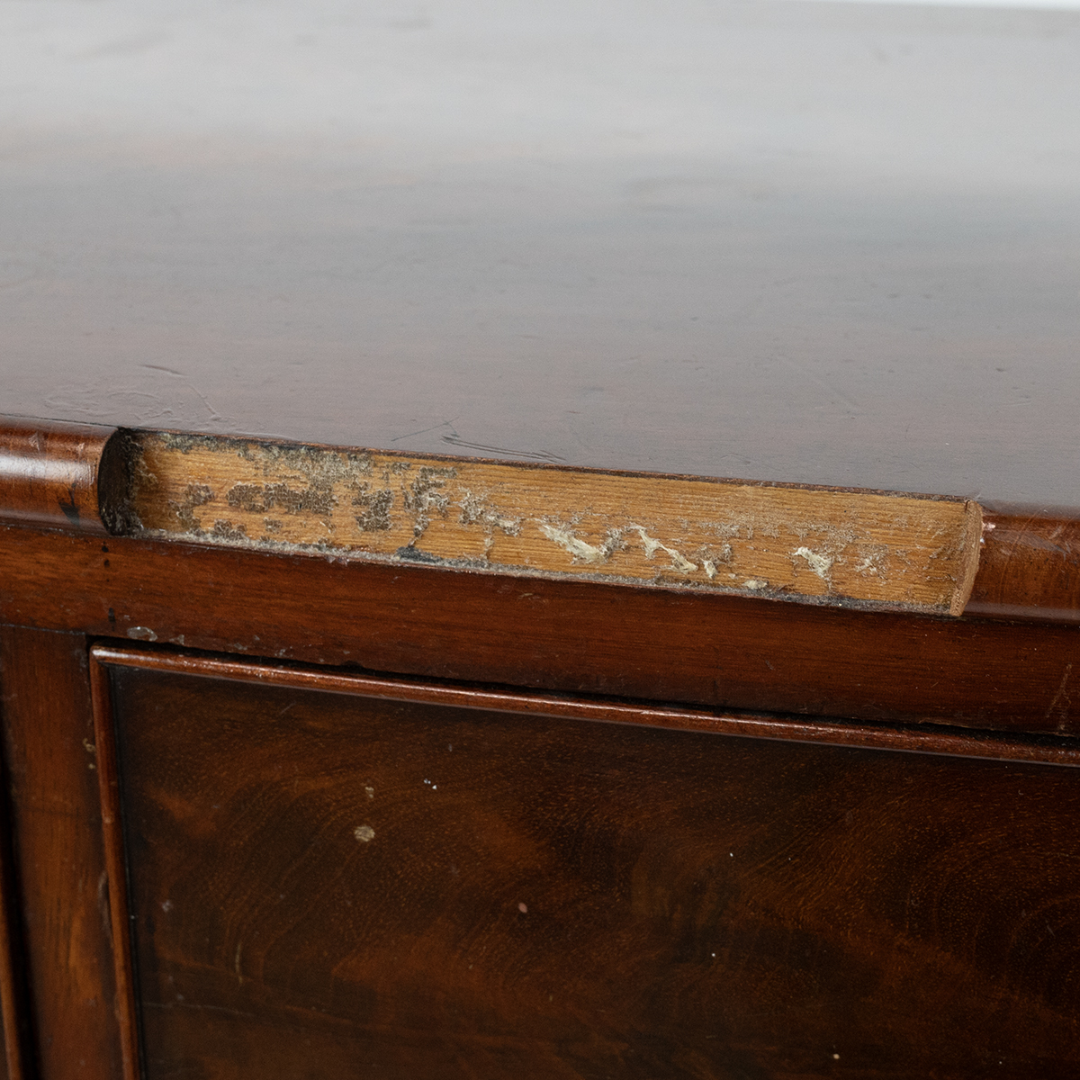 Mid Victorian Mahogany bow fronted chest of drawers. Two small over three long graduated drawers ... - Image 5 of 7