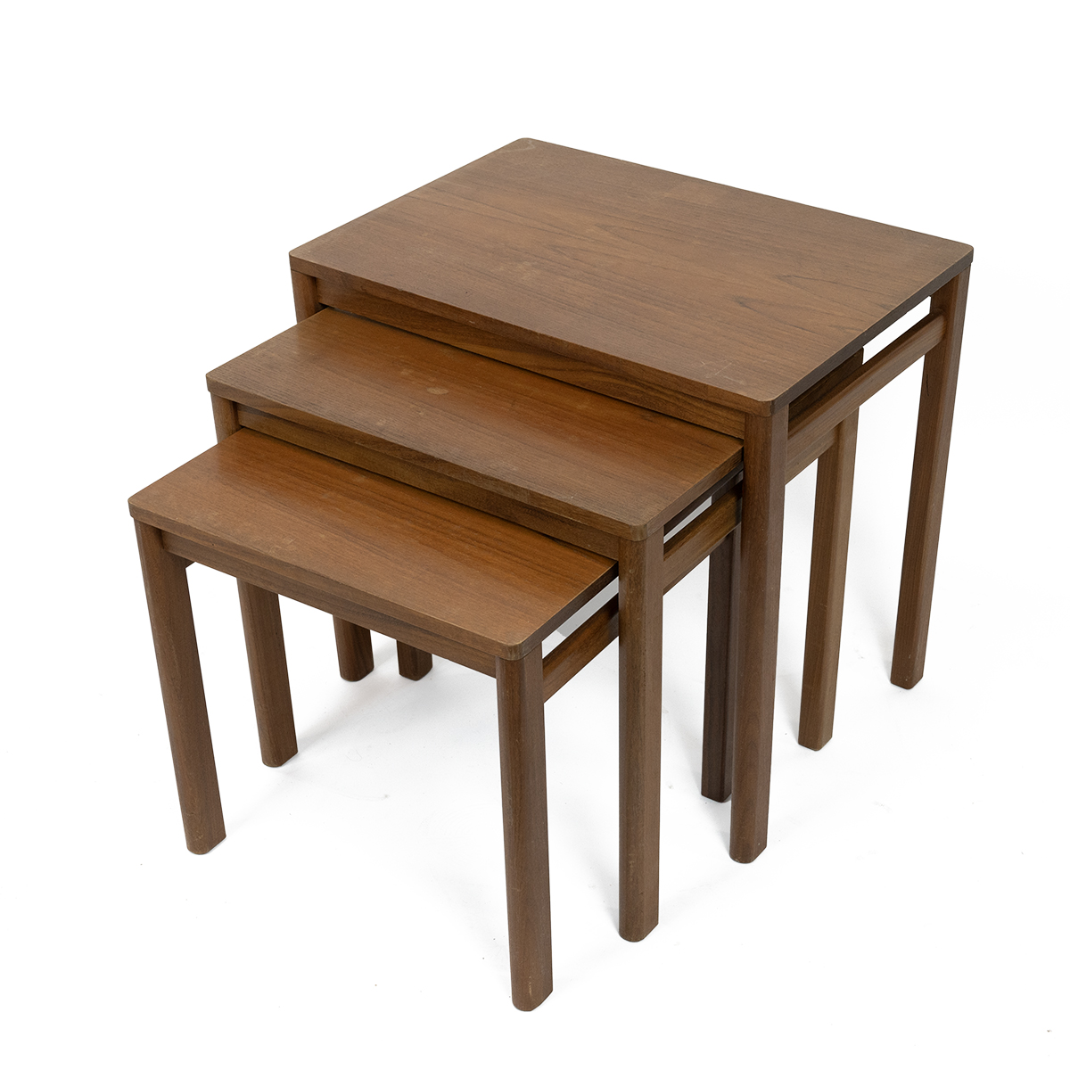 Mid Century nest of three graduated teak coffee tables. Rectangular tops on simple legs and side ... - Image 2 of 3