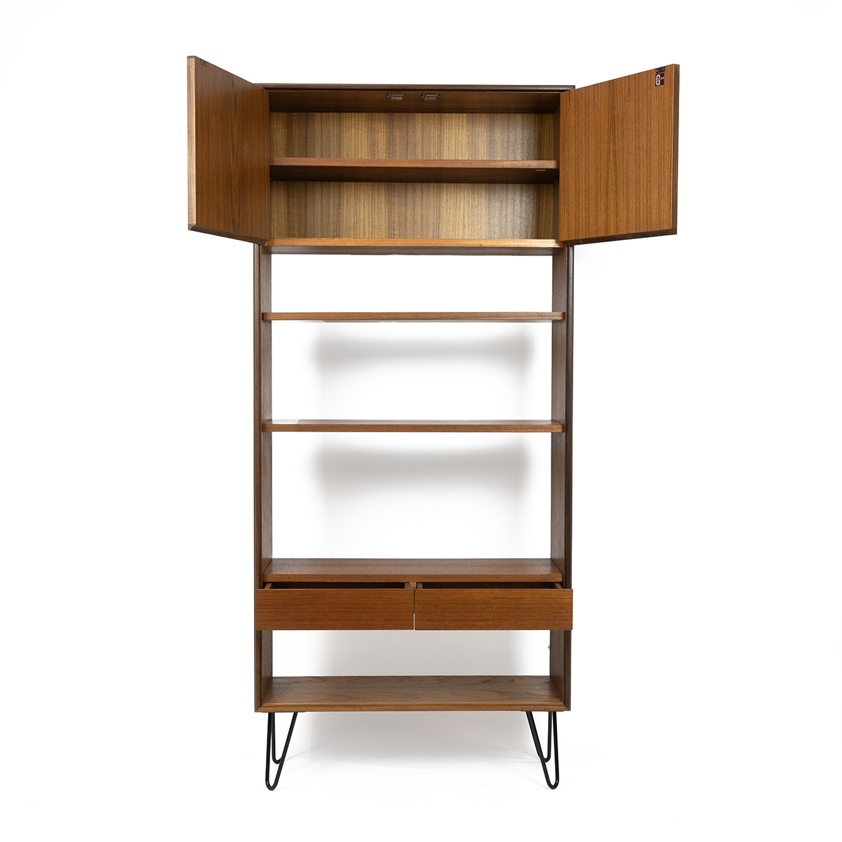 Mid 20th Century G-Plan book case in teak, with three open shelves, cupboard with two doors above... - Image 2 of 4