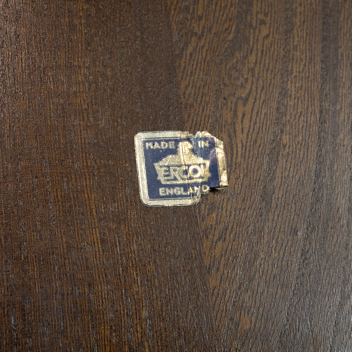 Mid Century Ercol Pebble nest of coffee tables. Elm body with dark finish. Blue Ercol sticker to ... - Bild 3 aus 3