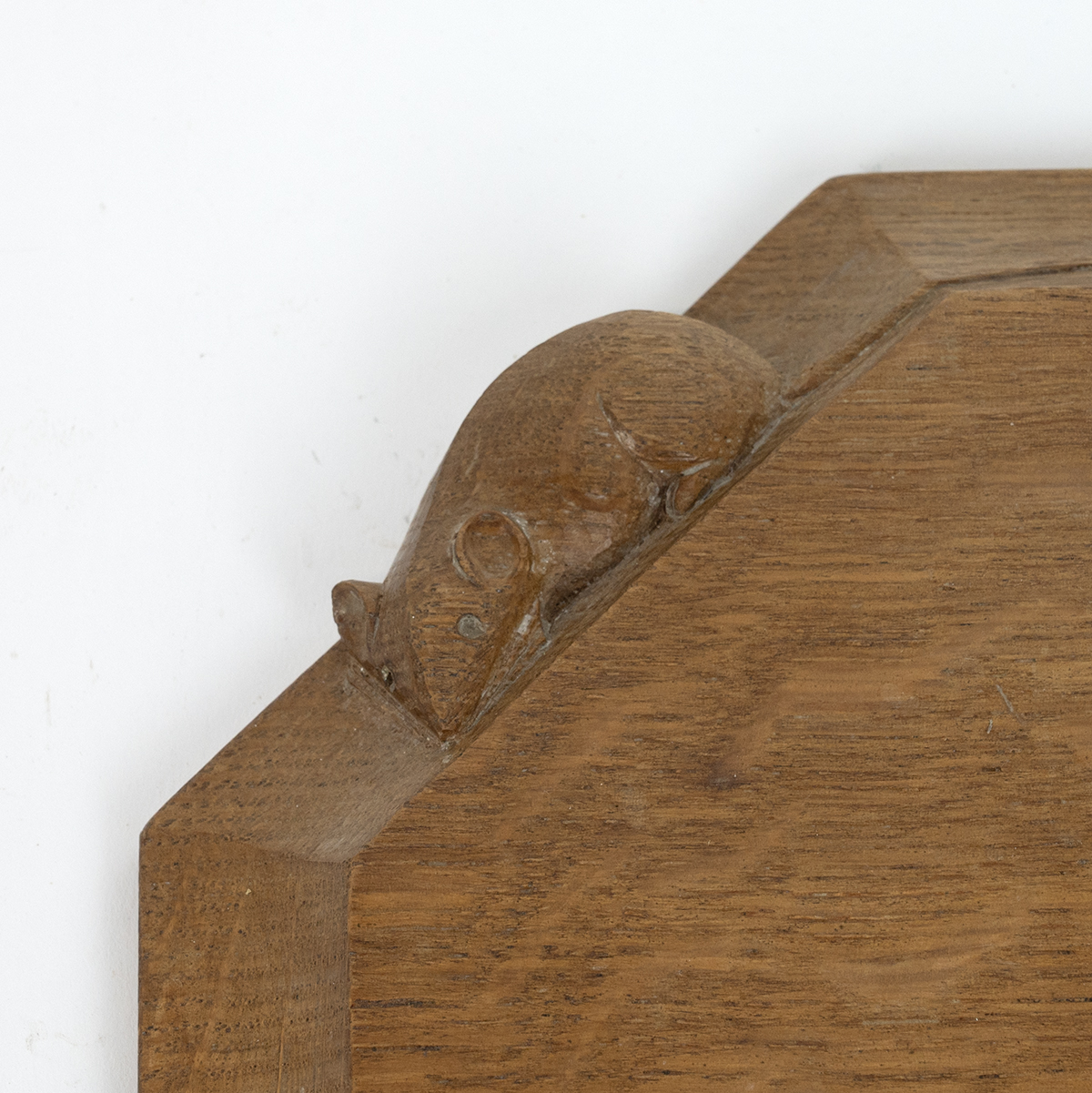 Robert 'Mouseman' Thompson of Kilburn, a 20th-century oak octagonal chopping board with a carved ... - Image 2 of 2