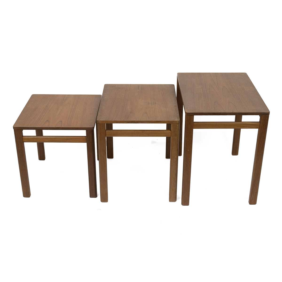 Mid Century nest of three graduated teak coffee tables. Rectangular tops on simple legs and side ... - Image 3 of 3