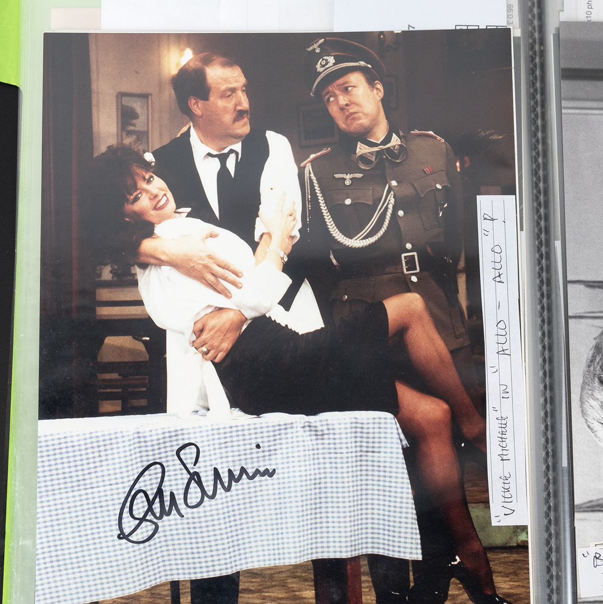 Various entertainment autographs - Including the cast of Willy Wonka And The Charlie Chocolate Fa... - Image 4 of 4