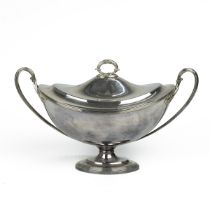 Silver Plated Soup Tureen with lid by The Goldsmiths and SIilversmiths Company Ltd. (2)