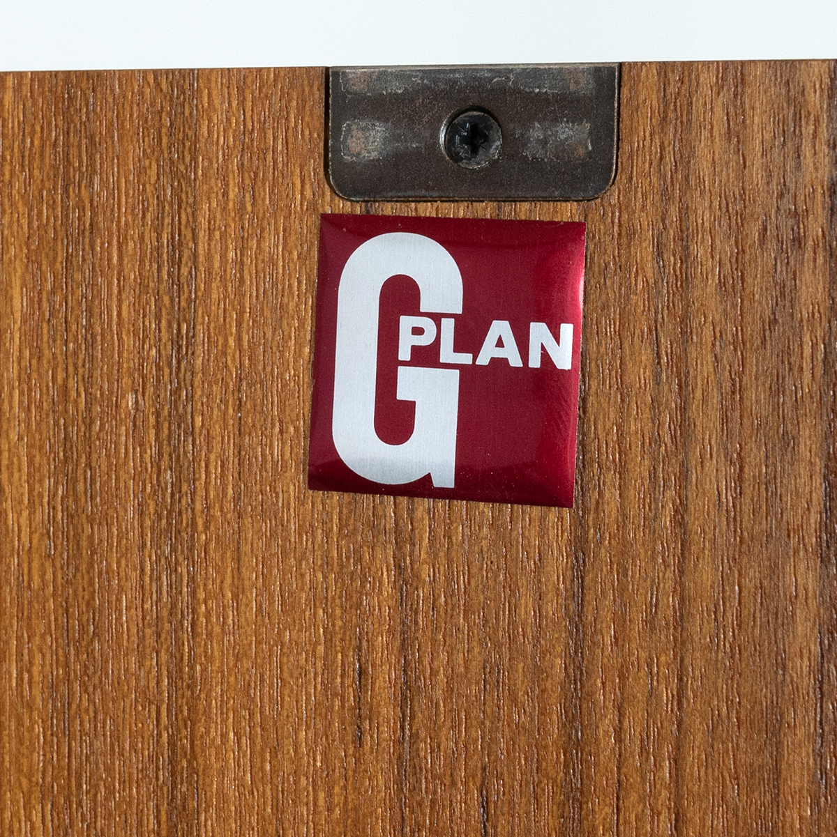 Mid 20th Century G-Plan book case in teak, with three open shelves, cupboard with two doors above... - Image 4 of 4