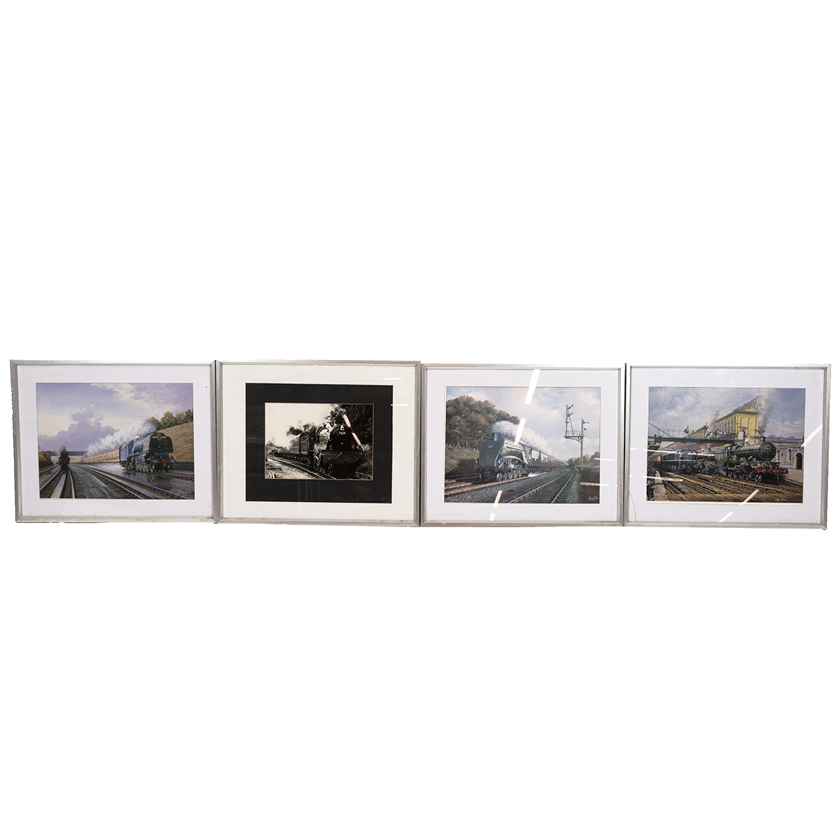 Group of vintage Railway theme prints and photographs in matching aluminium frames. Includes imag... - Bild 2 aus 2