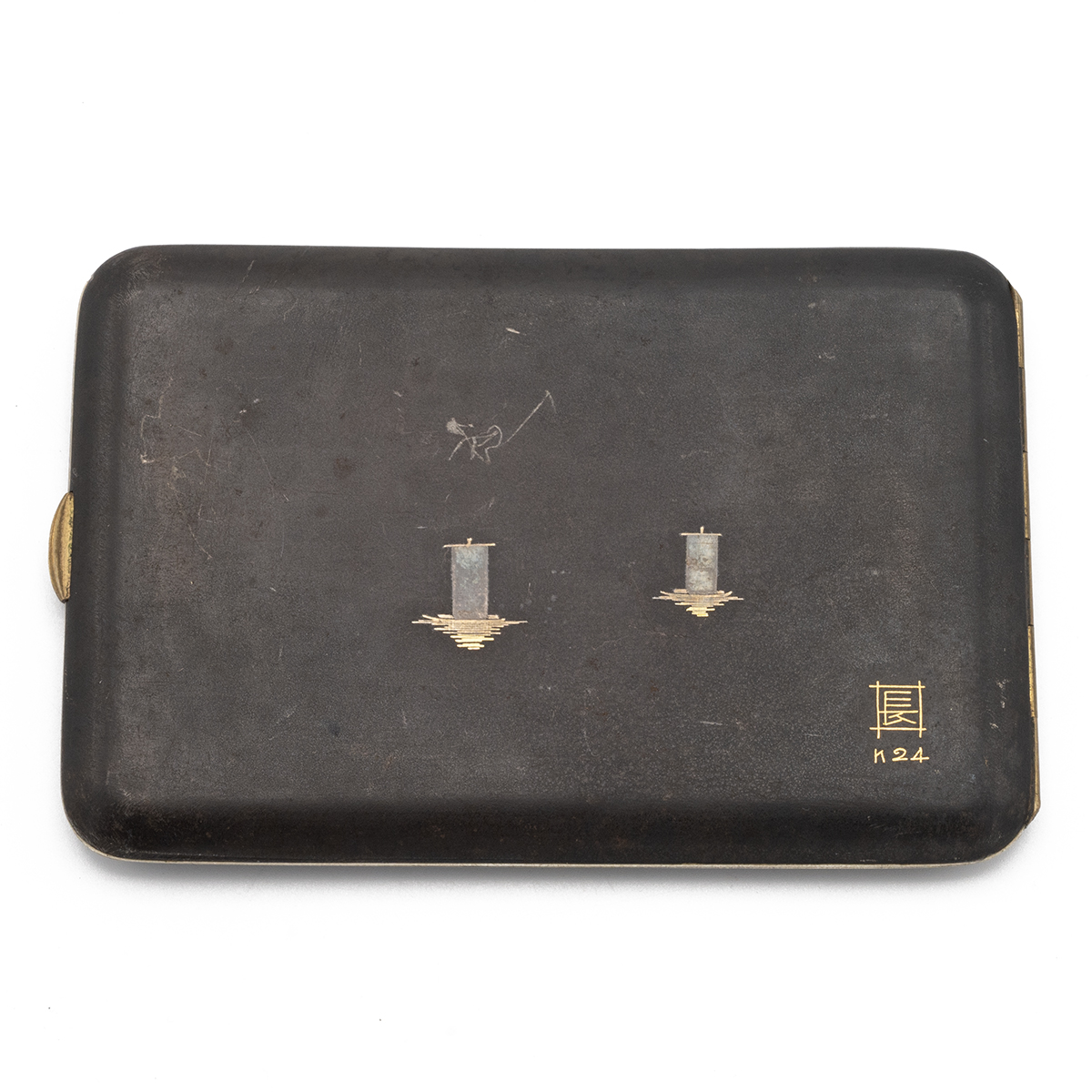Japanese Meiji period Damascene cigarette case of steel, inlaid with 24ct gold, depicting pagoda ... - Image 3 of 3