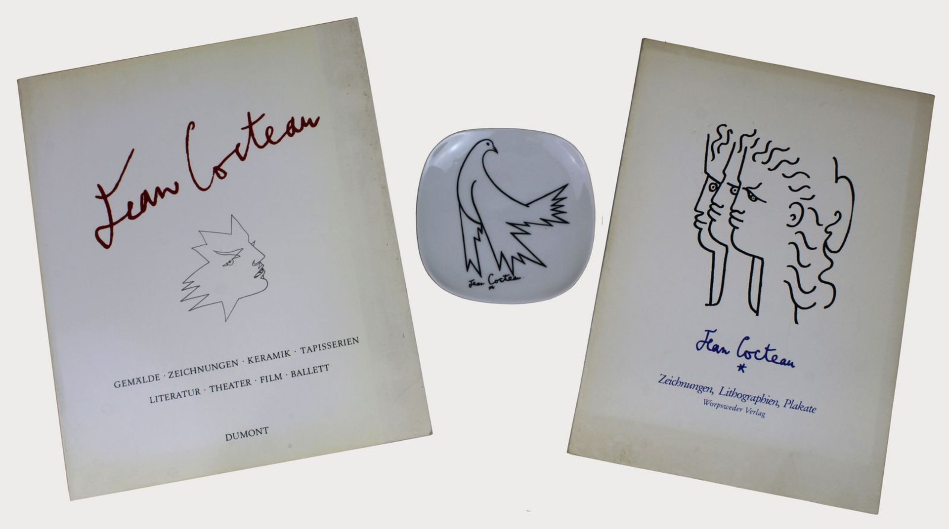 2 Bücher und 1 Porzellanteller von Jean Cocteau (1889 - 1963), 1 Buch: "Zeichnungen Lithographien,