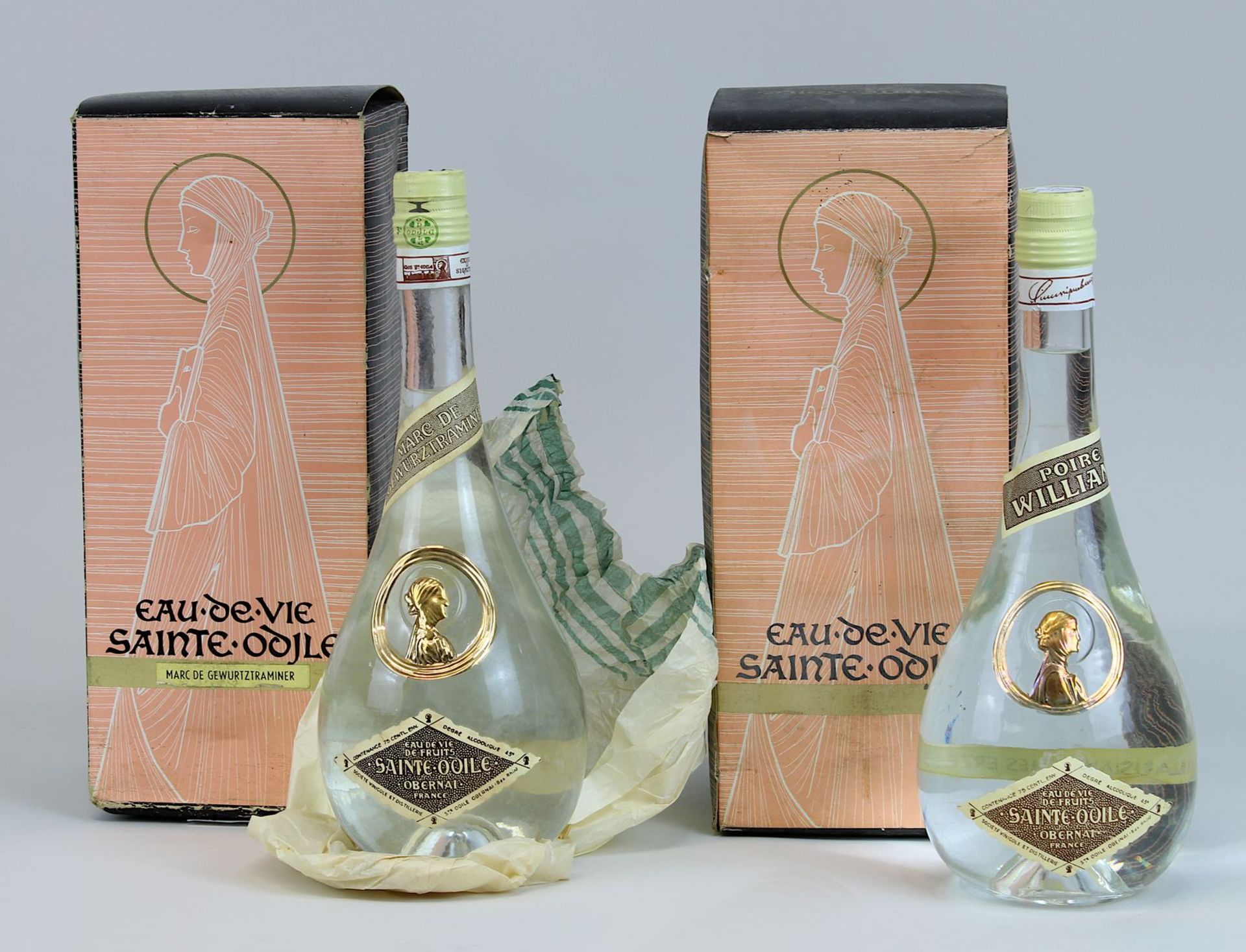 Zwei Flaschen Eau de Ville, Saint Odile, Obernai, einmal Poire Williams mit guter Füllhöhe und