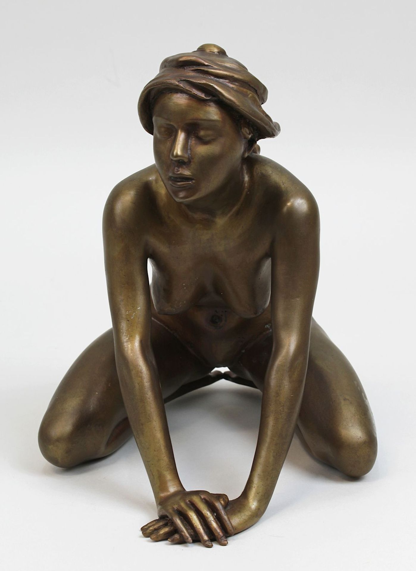 Breker, Arno (Elberfeld 1900 - 1991 Düsseldorf), "Knieendes Mädchen (Mädchen mit Kopftuch)", als - Image 5 of 6