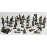 Konvolut Soldatenfiguren aus Elastolin und Lineol, Deutsches Reich 1933-45, 40 Figuren, einige