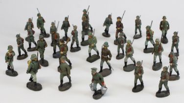 Konvolut Soldatenfiguren aus Elastolin und Lineol, Deutsches Reich 1933-45, 30 Figuren, einzelne