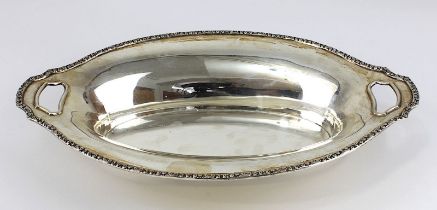 Brotschale aus 800er Silber, Österreich, Wien Anfang 20. Jh., ovale leicht geschwungene Form mit