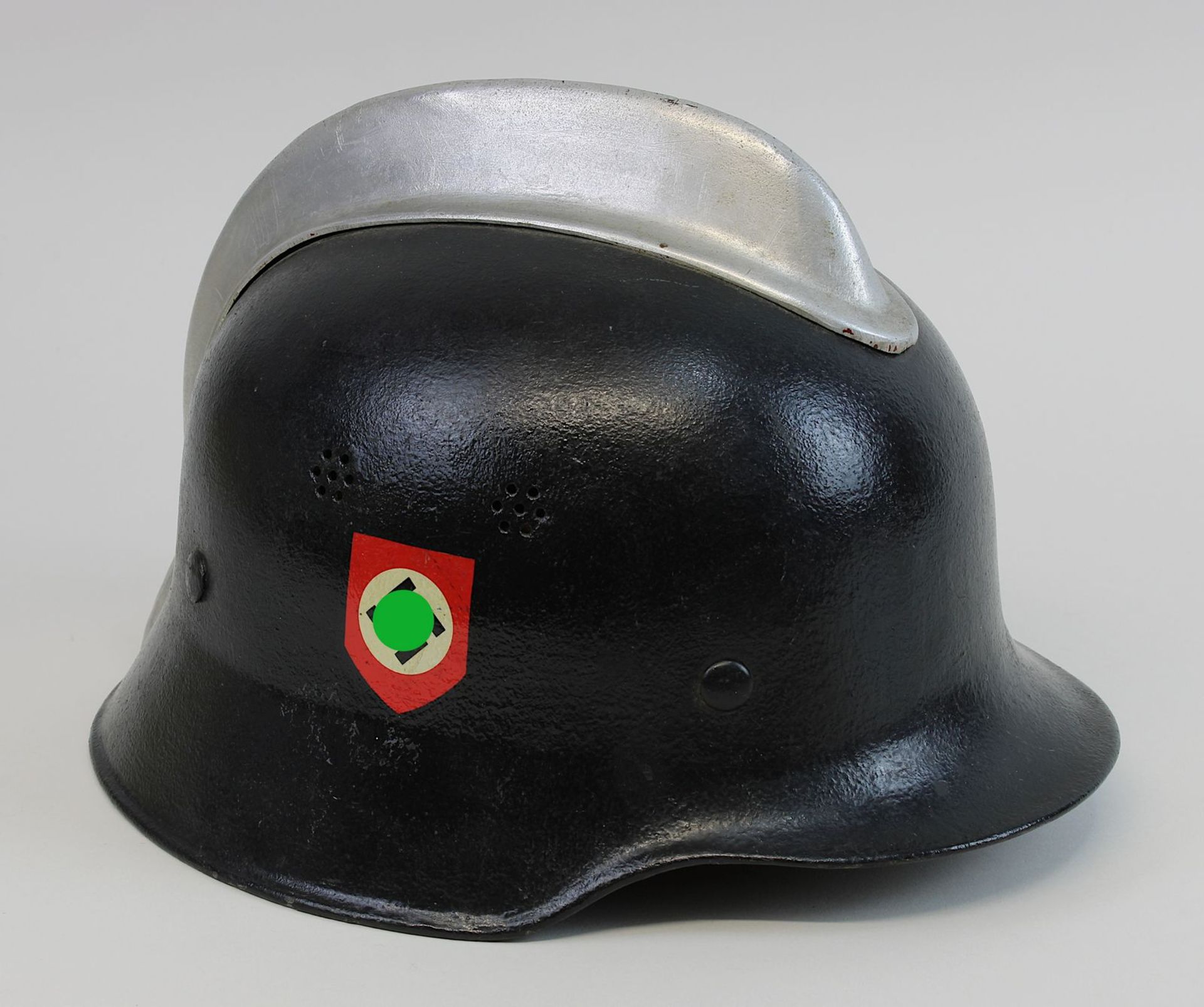 Helm der Feuerschutzpolizei, Deutsches Reich 1933 - 1945, M34, alte Glocke aus Stahl, schwarz - Image 2 of 3