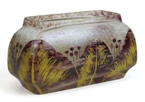 Schneider Art-Déco-Glasjardinière mit Blumendekor, Charles Schneider, Nancy um 1925, rechteckiger