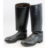 Paar Lederstiefel der SS, Deutsches Reich 1933 - 1945, im Sohlengelenk geprägter Kreis, darin SS,