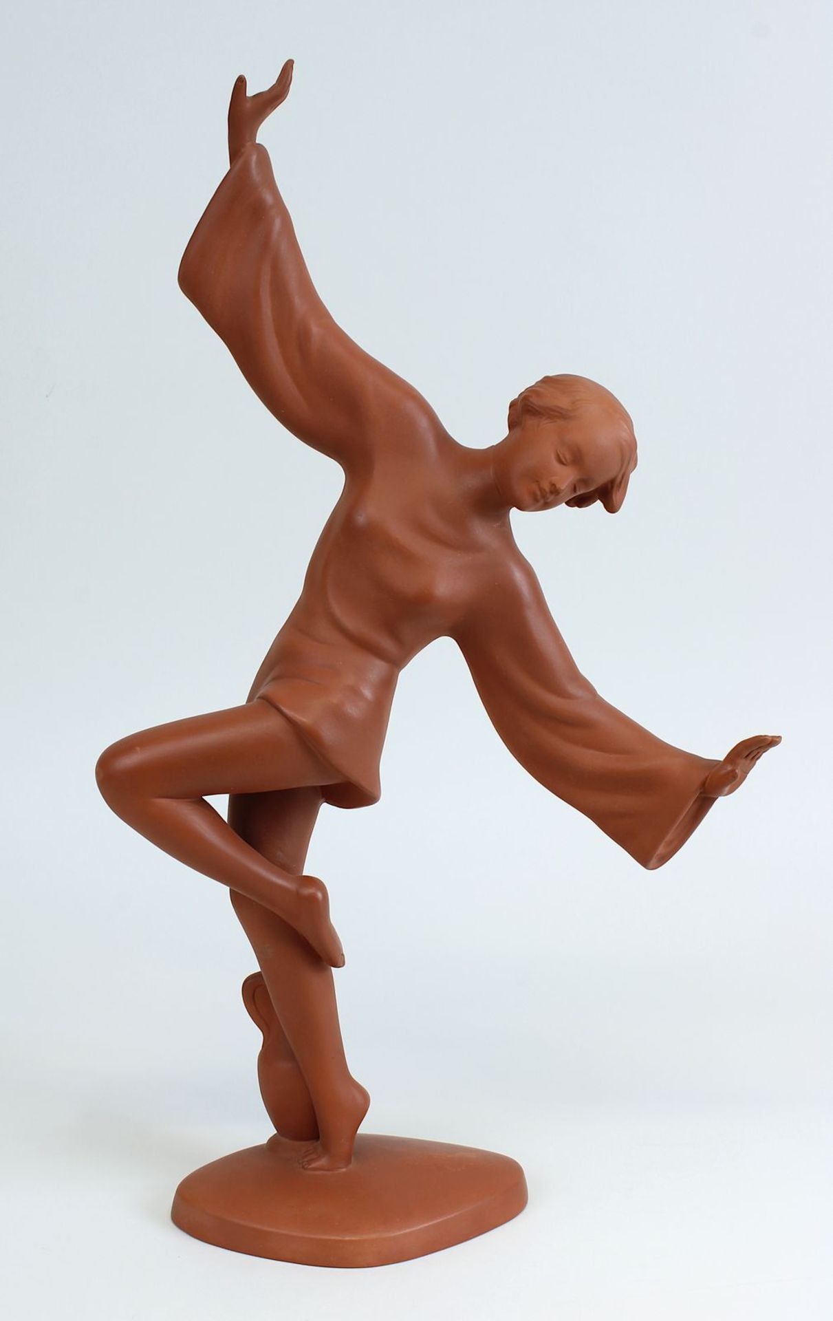 „Klassischer Tanz”, Keramikfigur Goldscheider, Entwurf: Josef Lorenzl 1940, roter Scherben, im Boden