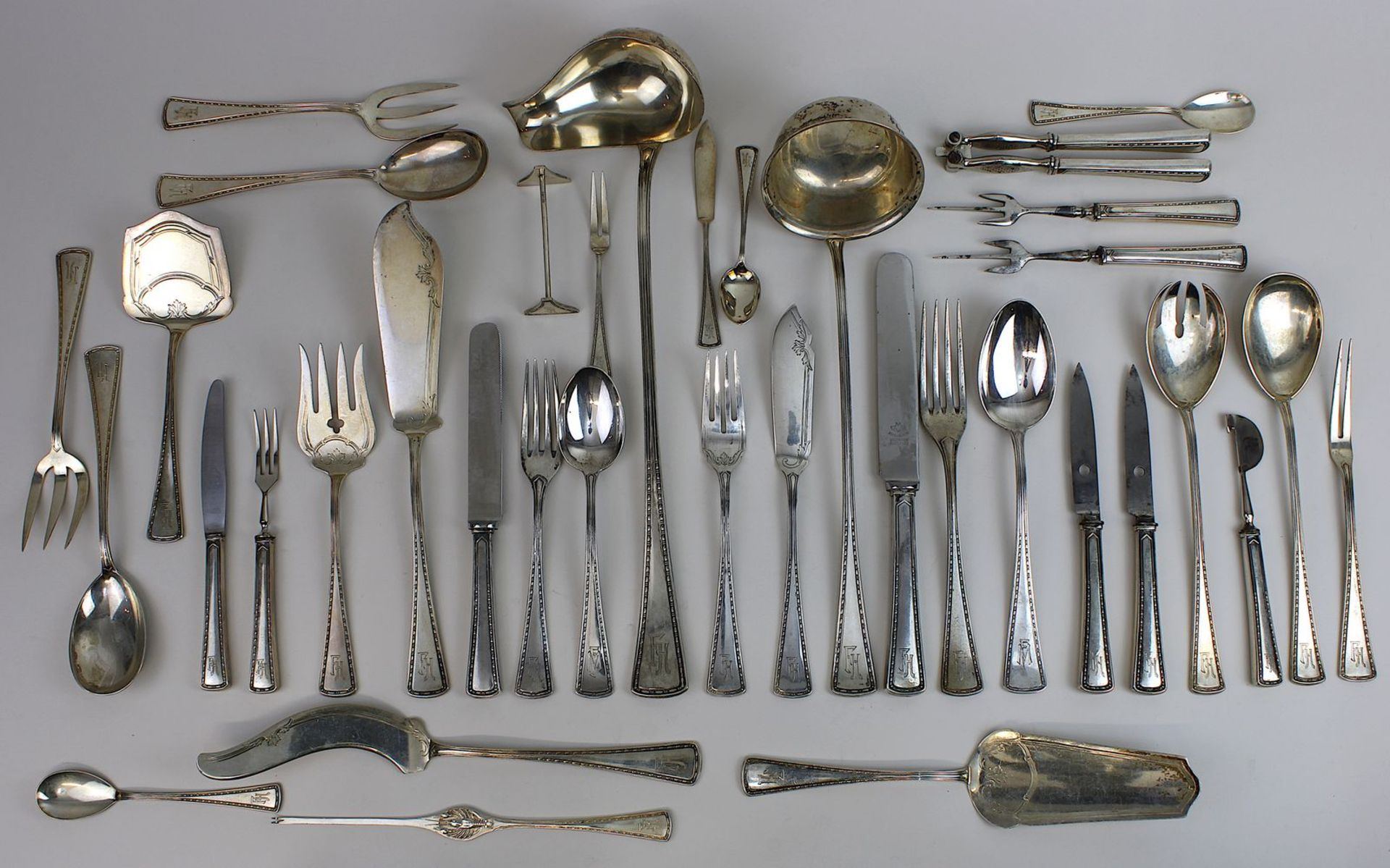 Umfangreiches Besteck aus 800er Silber, Deutschland um 1910, Vereinigte Silberwarenfabriken