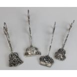 Vier Gebäckzangen 800er (3 Stück) und 835er Silber, deutsch 1. H. bis M. 20. Jh., eine Handarbeit
