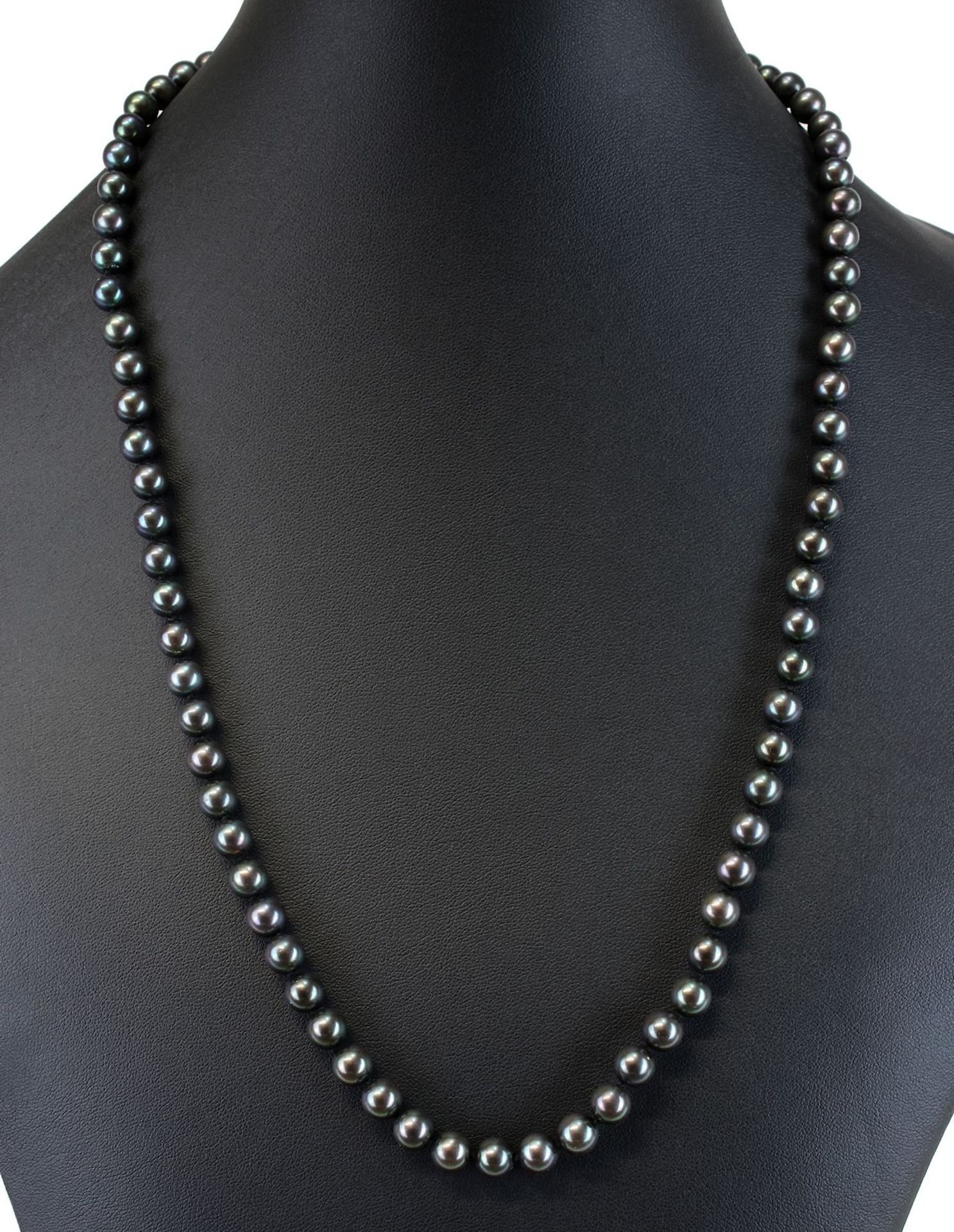 Schwarze Tahiti-Perlenkette, als Endloskette ohne Verschluss, Länge 60 cm, Perlen-Durchmesser 7