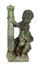 Putte eine Säule haltend, Gartenfigur, Steinguss, 2. H. 20. Jh., im Barockstil, auf viereckiger