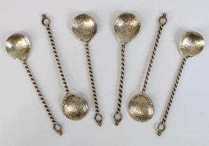 6 Mokkalöffel, Silber, Münzlöffel mit gedrehten Stielen und Münzen des 17. Jh.: jeweils zu 3