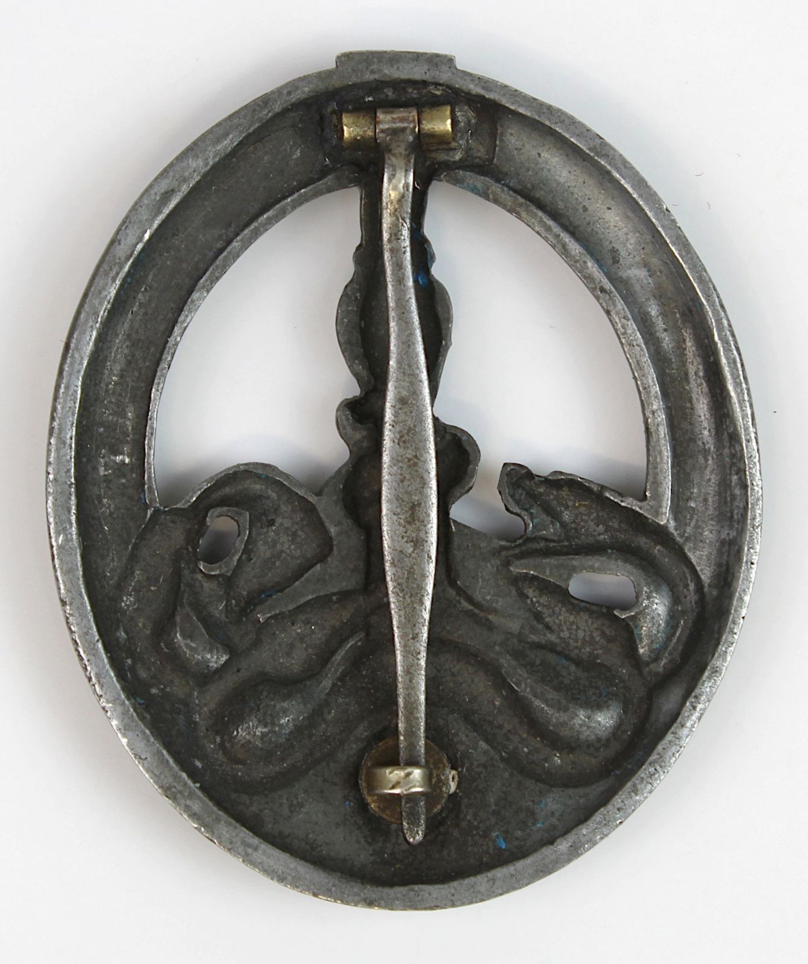 Bandenkampfabzeichen in Silber, Sammlerkopie, halbhohl geprägt, 6 x 5 cm, 4061 -0018 - Image 2 of 2