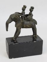 Elefanten-Figur mit 2 Reitern, Rajasthan/Indien, Bronze in der verlorenen Form gegossen, schöne