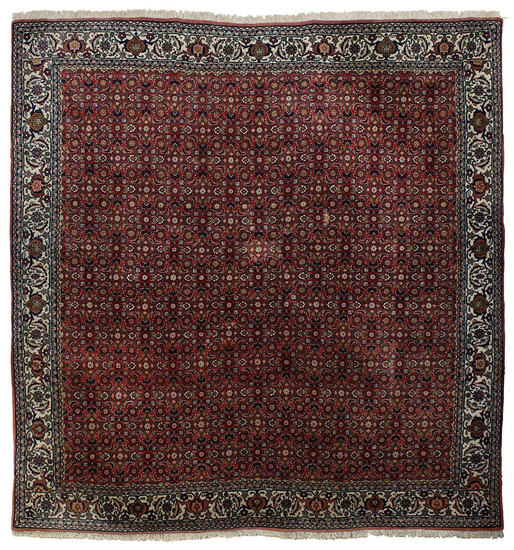 Bidjar, Persien 2. H. 20. Jh., rotgrundig, durchzogen von Blüten- u. Blattwerk, große Haupt- u.